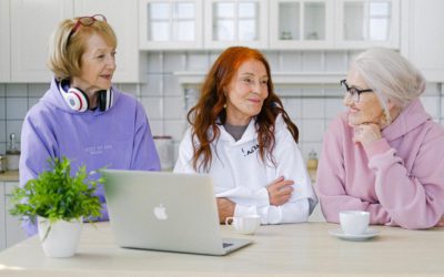 What is the Easiest Computer for Seniors? (Laptops, Desktops & More)